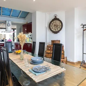 Apartment 3-bedroom Quai Des Grands Augustins, Paris